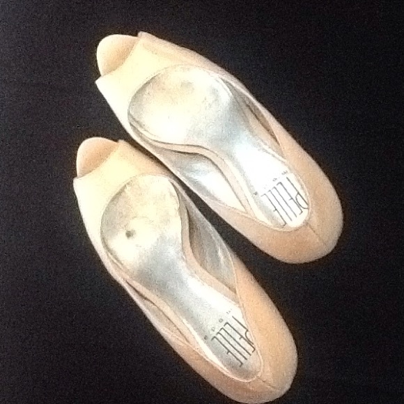 Shoes - Picture 2 of 4